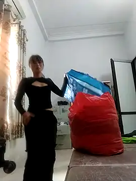 linda bae00 online show from October 10, 2025, 2:21 am