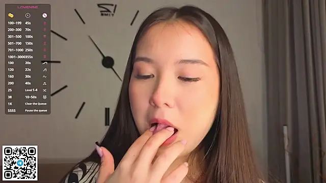 AlberthaEscue online show from October 22, 2025, 4:13 am