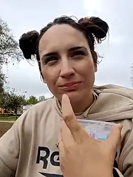 Snapshot of lillylooney chatting on September 24, 2025, 8:12 pm lillylooney online show from September 24, 2025, 8:12 pm