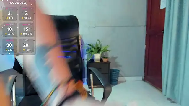 Snapshot of Daiisy_kiss chatting on November 6, 2025, 1:34 pm Daiisy kiss online show from November 6, 2025, 1:34 pm