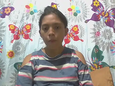 Snapshot of preggymom19 chatting on October 24, 2025, 3:47 am preggymom19 online show from October 24, 2025, 3:47 am
