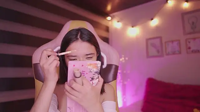 Lana Dreams  online show from November 28, 2025, 1:30 am