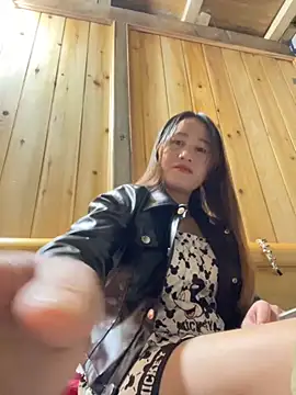 Snapshot of phungtiti chatting on November 13, 2025, 2:10 am phungtiti online show from November 13, 2025, 2:10 am