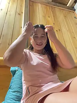 Snapshot of phungtiti chatting on November 17, 2025, 5:13 am phungtiti online show from November 17, 2025, 5:13 am