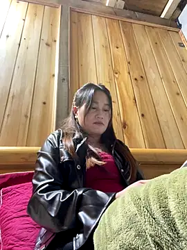 Snapshot of phungtiti chatting on December 1, 2025, 3:28 pm phungtiti online show from December 1, 2025, 3:28 pm