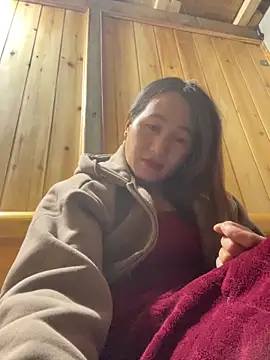 Snapshot of phungtiti chatting on December 5, 2025, 1:42 pm phungtiti online show from December 5, 2025, 1:42 pm