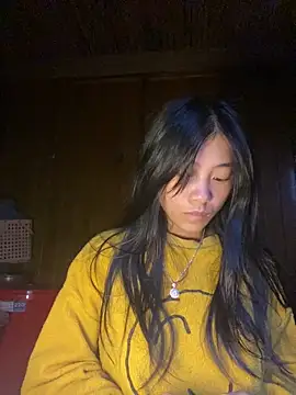 EmLy02 online show from October 8, 2025, 11:13 pm