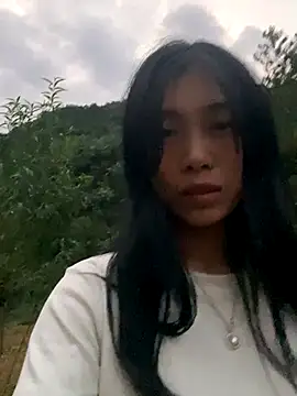 EmLy02 online show from October 22, 2025, 10:59 am