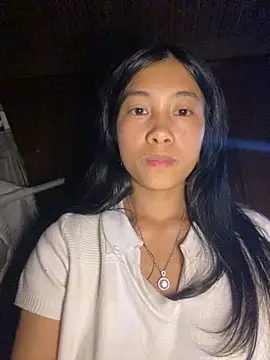 EmLy02 online show from November 9, 2025, 12:25 pm