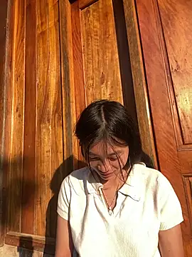 EmLy02 online show from November 27, 2025, 12:46 am