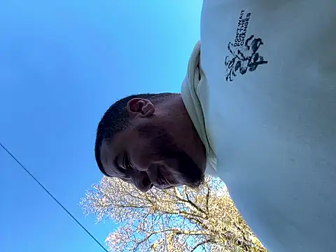 Snapshot of kev0n2389 chatting on October 11, 2025, 8:51 pm kev0n2389 online show from October 11, 2025, 8:51 pm