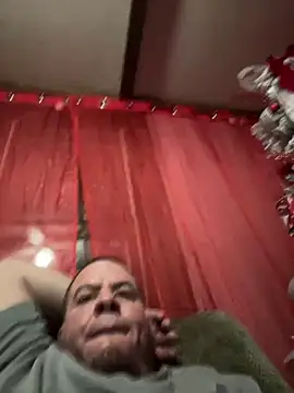 Snapshot of kev0n2389 chatting on December 15, 2025, 5:55 am kev0n2389 online show from December 15, 2025, 5:55 am