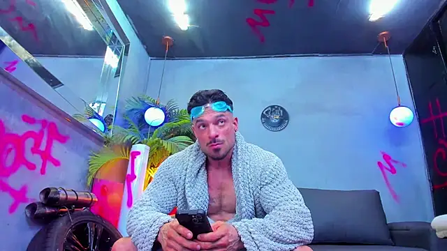 Snapshot of dennis_cox1 chatting on September 11, 2025, 12:22 am dennis cox1 online show from September 11, 2025, 12:22 am