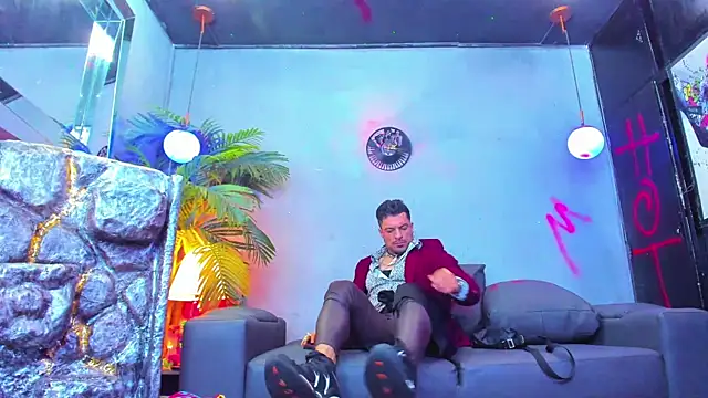 Snapshot of dennis_cox1 chatting on September 20, 2025, 4:24 am dennis cox1 online show from September 20, 2025, 4:24 am