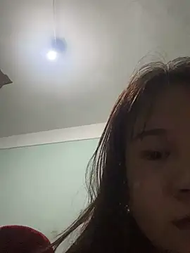 qinejr37 online show from October 3, 2025, 11:24 pm