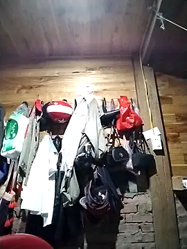   Ngoc20   online show from October 16, 2025, 1:56 pm