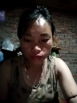   Ngoc20   online show from October 24, 2025, 7:16 am