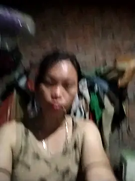   Ngoc20   online show from November 2, 2025, 5:10 am