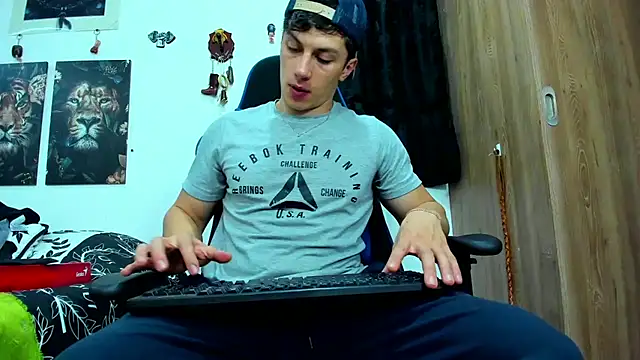 Snapshot of javiersexymann chatting on March 7, 2025, 4:02 am javiersexymann online show from March 7, 2025, 4:02 am