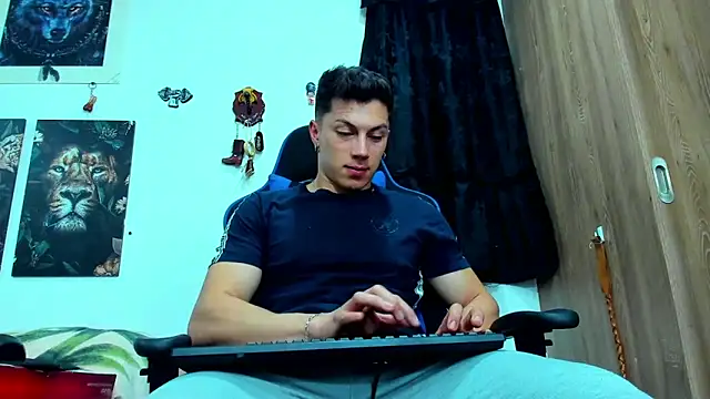 Snapshot of javiersexymann chatting on March 15, 2025, 3:29 am javiersexymann online show from March 15, 2025, 3:29 am