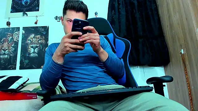 Snapshot of javiersexymann chatting on March 16, 2025, 11:47 pm javiersexymann online show from March 16, 2025, 11:47 pm