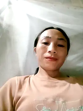 lucybaby00 online show from September 12, 2025, 2:50 pm