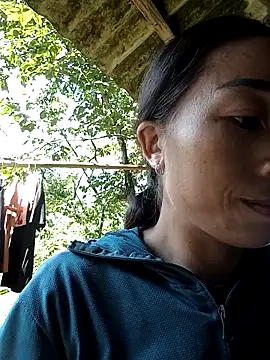 lucybaby00 online show from September 20, 2025, 2:56 am