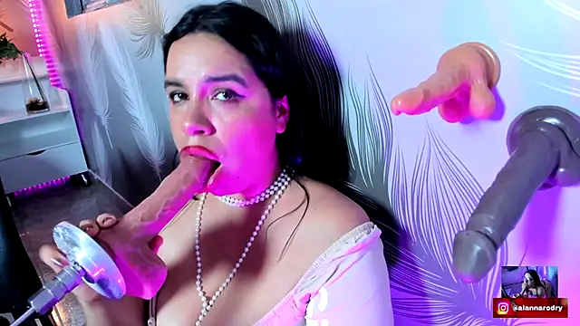 Snapshot of Alanna-sloppy chatting on October 18, 2025, 2:29 pm Alanna-sloppy online show from October 18, 2025, 2:29 pm