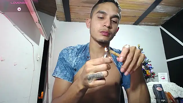 Angel latinboy online show from December 7, 2024, 1:25 am