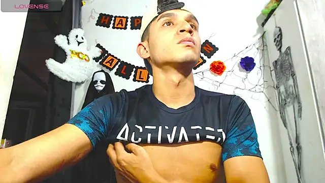 Angel latinboy online show from October 14, 2025, 10:10 pm