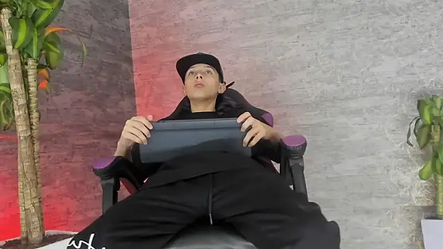 ArthurCox online show from September 21, 2025, 5:36 pm