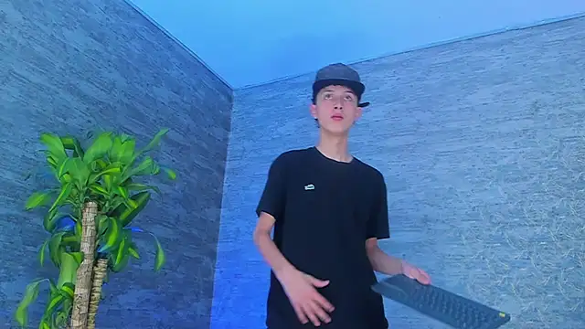 ArthurCox online show from September 24, 2025, 5:27 pm