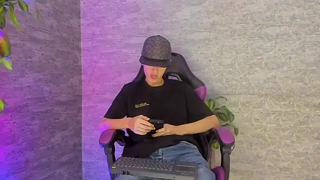 ArthurCox online show from October 3, 2025, 5:32 pm