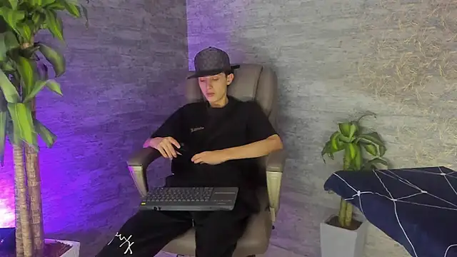 ArthurCox online show from October 7, 2025, 5:21 pm