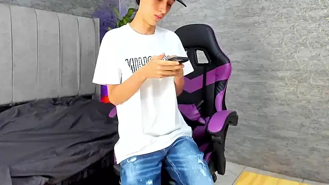 ArthurCox online show from October 30, 2025, 5:24 pm