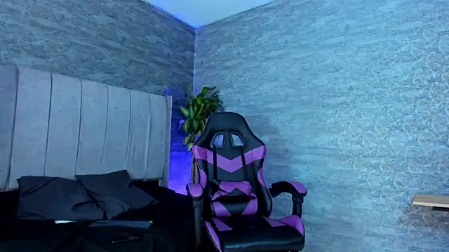 ArthurCox online show from November 7, 2025, 5:35 pm