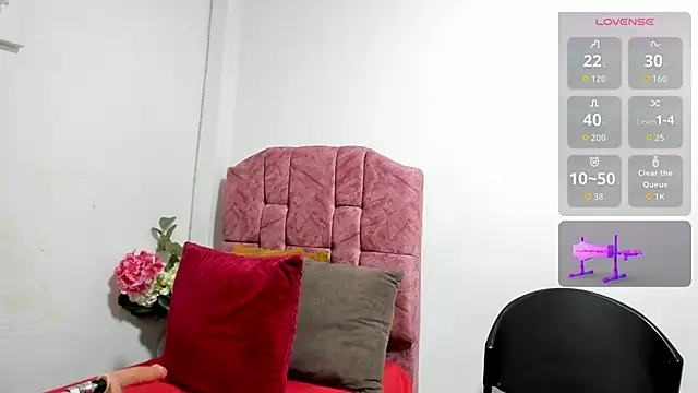 esmeraldaladys online show from September 18, 2025, 6:43 pm