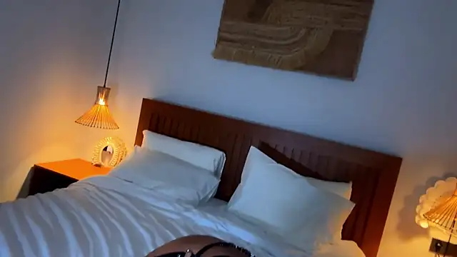 dolceandedi online show from December 2, 2025, 6:47 pm