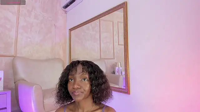 Snapshot of Keirahartz chatting on November 23, 2025, 4:56 am Keirahartz online show from November 23, 2025, 4:56 am