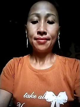 Snapshot of cute_love00 chatting on September 9, 2025, 2:22 am cute love00 online show from September 9, 2025, 2:22 am