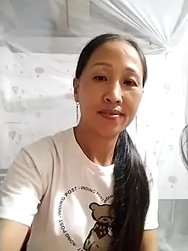 Snapshot of cute_love00 chatting on September 25, 2025, 10:52 am cute love00 online show from September 25, 2025, 10:52 am