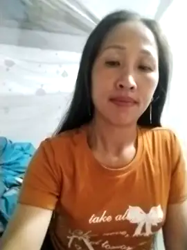 Snapshot of cute_love00 chatting on October 6, 2025, 10:40 pm cute love00 online show from October 6, 2025, 10:40 pm
