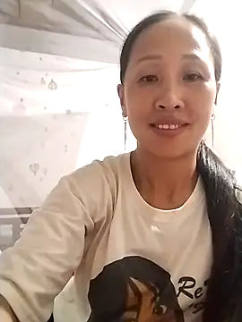Snapshot of cute_love00 chatting on October 10, 2025, 10:03 am cute love00 online show from October 10, 2025, 10:03 am
