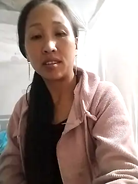 cute love00 online show from October 23, 2025, 1:10 pm