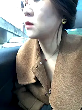 jiajia1060 online show from October 21, 2025, 2:23 am