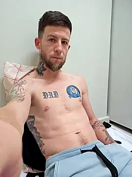 Snapshot of Couplesplay1 chatting on September 24, 2025, 9:34 am Couplesplay1 online show from September 24, 2025, 9:34 am