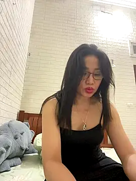 Vitamin sexy online show from October 13, 2025, 1:00 pm