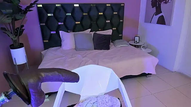 Snapshot of Micki__ chatting on October 14, 2025, 11:55 am Micki online show from October 14, 2025, 11:55 am