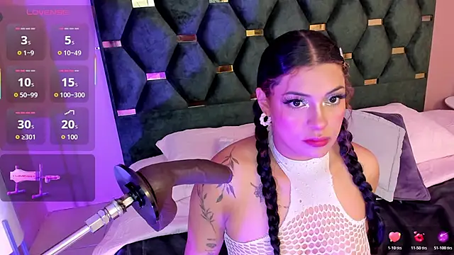 Snapshot of Micki__ chatting on October 24, 2025, 11:39 am Micki online show from October 24, 2025, 11:39 am