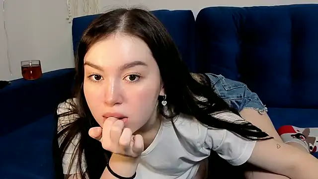 LexeeLuv online show from October 16, 2025, 2:23 am